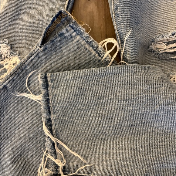 Levi’s Women’s 501 Distressed Jeans - Picture 5 of 9